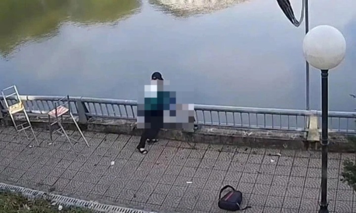 Vụ nam sinh bị bạn hất xuống nước ở Lào Cai: Xót xa lời kể của người bố