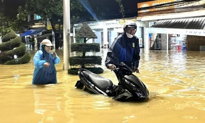 Đà Lạt cho học sinh, sinh viên nghỉ học tránh ảnh hưởng của bão Kalmaegi