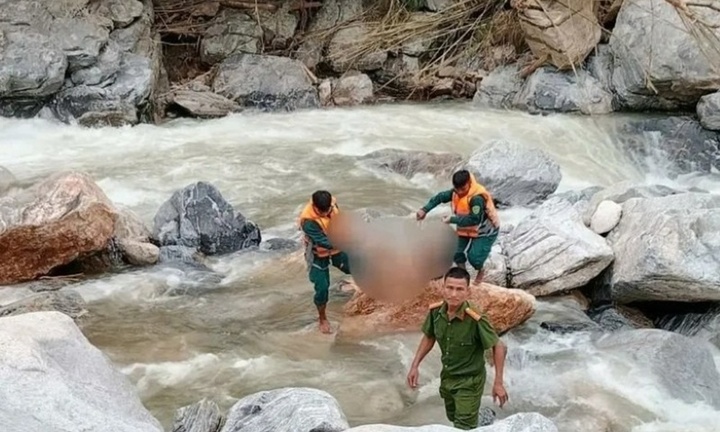 5 trẻ tắm suối khi thủy điện xả nước, 1 em tử vong, 1 em mất tích