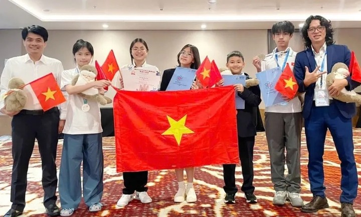 Học sinh Việt Nam giành 5 huy chương tại Olympic vật lý trẻ thế giới năm 2025
