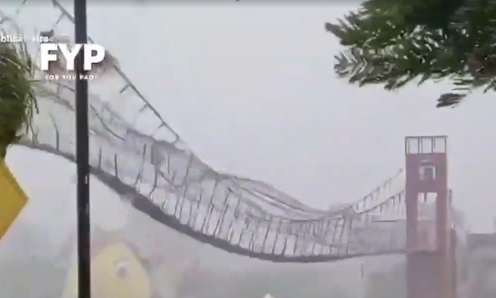 Clip: Kinh hoàng cảnh cây cầu rung lắc dữ dội trong siêu bão Fung-wong ở Philippines