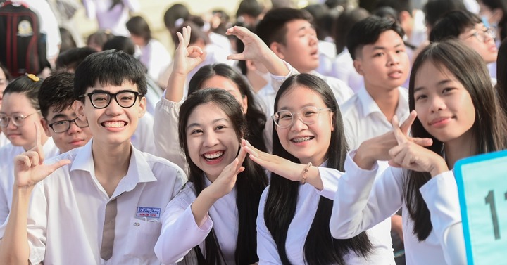 Tin tức giáo dục 24h: TP.HCM công bố 50 nhà giáo điển hình trong 50 năm xây dựng và phát triển giáo dục