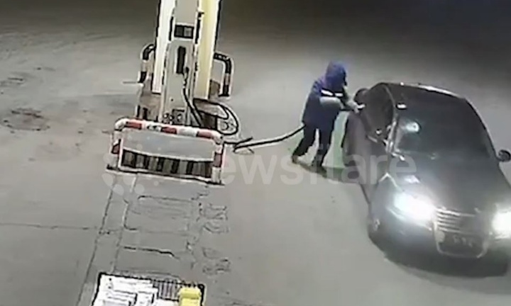 Đổ xăng không trả tiền, tài xế phóng xe bỏ chạy khiến một nhân viên bị thương