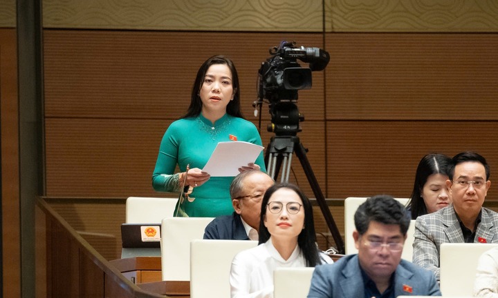 Tuyển dụng, điều động, thuyên chuyển giáo viên làm