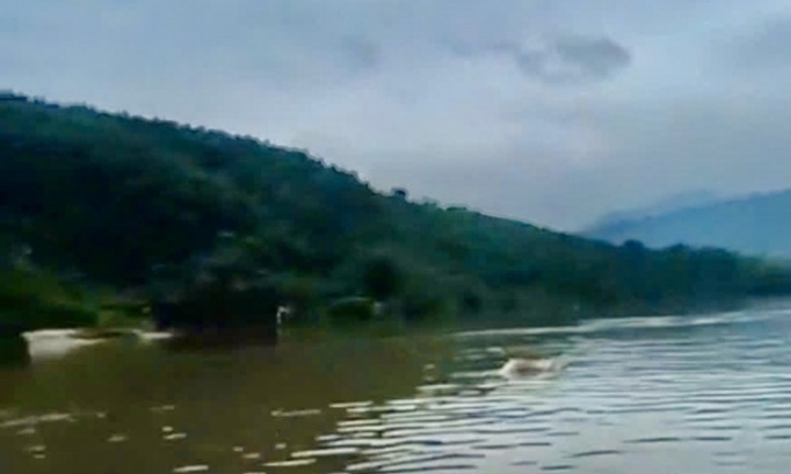 Tìm thấy thi thể tài xế bị lũ cuốn trôi khi cố vượt ngầm ở Quảng Trị