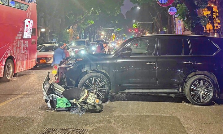 Hà Nội: Thông báo tìm nhân chứng vụ tai nạn giao thông trên phố Trần Hưng Đạo