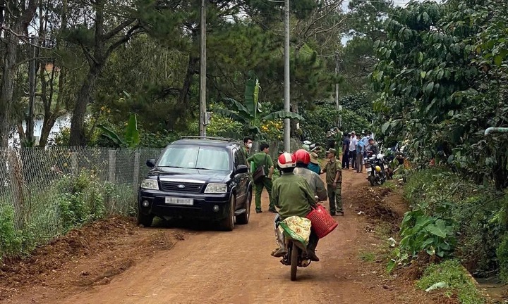 Lâm Đồng: Xuống hồ cho cá ăn, người dân tá hỏa phát hiện thi thể nam giới nổi trên mặt nước