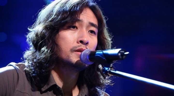 Một nam ca sĩ nổi tiếng bị bắt vì tham gia đường dây lừa đảo 142 triệu USD