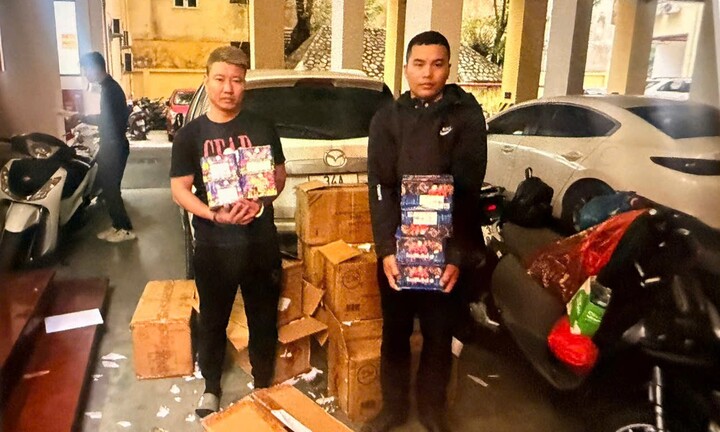 Bắt 2 đối tượng mua bán pháo trái phép ở Hải Phòng
