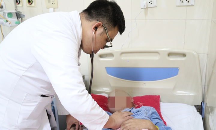 Tin tức đời sống 26/11: Cứu sống nam thanh niên hôn mê do u não hiếm gặp