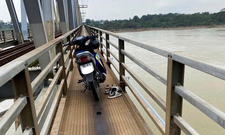 Thông tin bất ngờ vụ bố ôm 2 con nhảy sông Trà Khúc, một bé gái tử vong