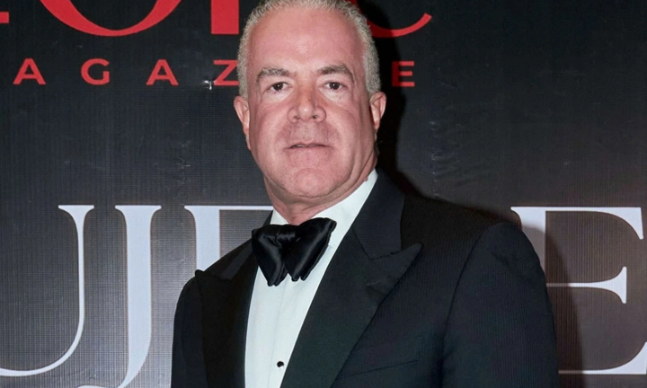 Bắt giữ Chủ tịch Miss Universe vì buôn bán trái phép vũ khí, nhiên liệu