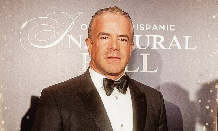 Ông Raul Rocha cân nhắc bán phần sở hữu của mình tại Miss Universe