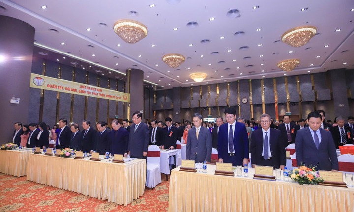 Hội Luật gia Việt Nam quyên góp ủng hộ đồng bào bị thiệt hại do mưa lũ