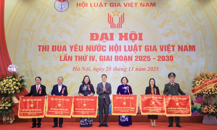 Nhìn lại 5 năm thi đua yêu nước sôi nổi của giới Luật gia