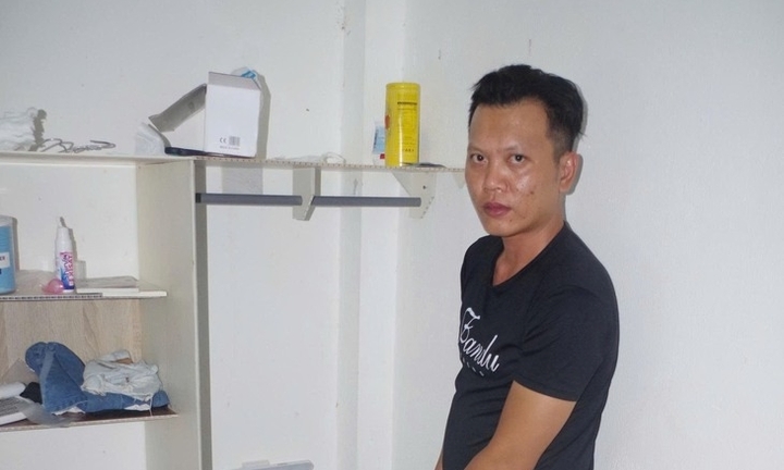 Kiểm tra hành chính, công an phát hiện 8 đối tượng làm 