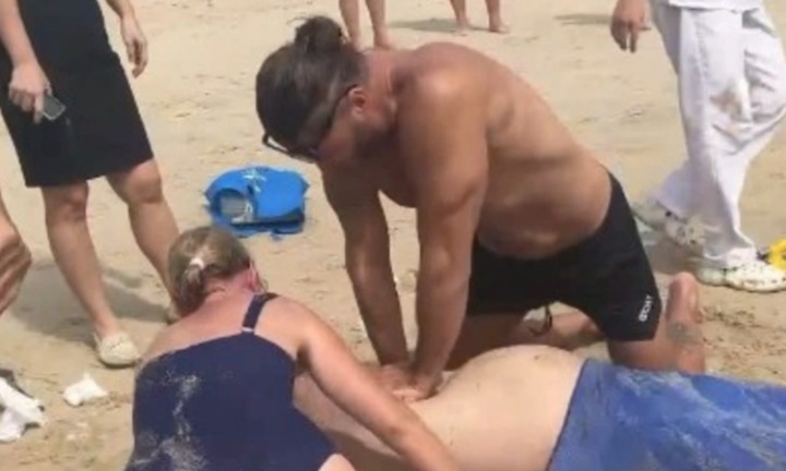 Nam du khách đuối nước thương tâm khi tắm biển Mũi Né