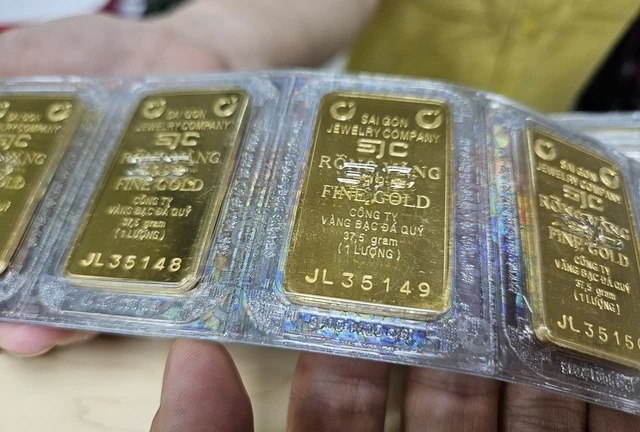 Giá vàng hôm nay (1/12): Giá vàng hơn 155 triệu đồng/lượng và dự báo của chuyên gia