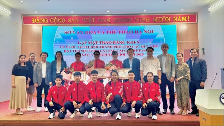 Hà Nội: Khen thưởng HLV, VĐV xuất sắc tại giải Bi sắt vô địch thế giới năm 2025