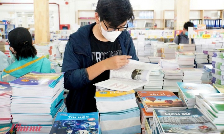 Bộ sách đáp ứng tiêu chí nào sẽ được chọn làm