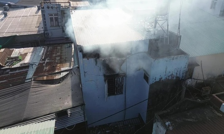 Vụ một người tử vong nghi dùng xăng tự thiêu ở TP.HCM: Hiện trường có gì?