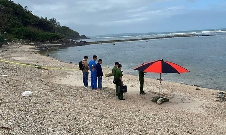 Xác định danh tính thi thể nam giới không còn nguyên vẹn trôi dạt vào bờ biển Quảng Ngãi