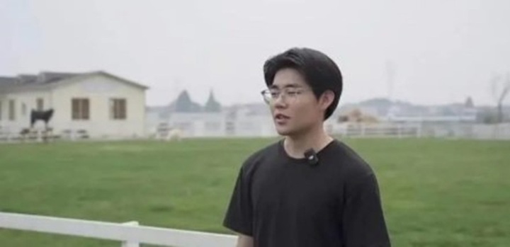 Gen Z kiếm hơn 27 tỷ nhờ nuôi loài tí hon, 