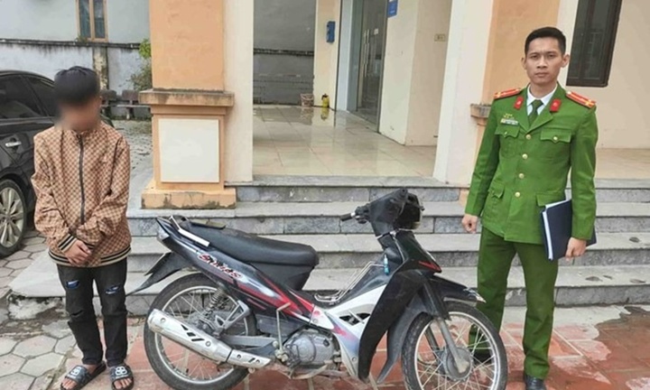Bắt giữ thiếu niên 13 tuổi đột nhập vào nhà dân trộm cắp xe máy, điện thoại