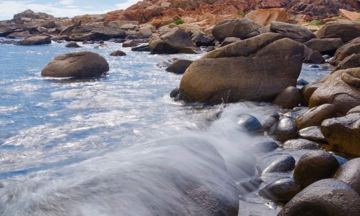 Du lịch Đắk Lắk khám phá gành Đèn hoang sơ