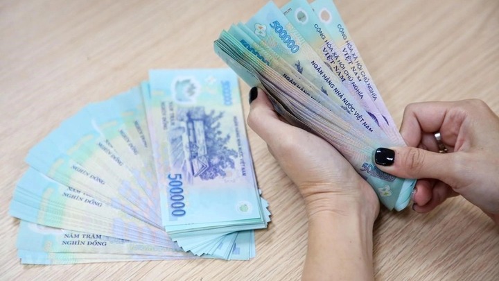 Bộ Nội vụ thông tin về đề xuất tăng lương cơ sở trong năm 2026