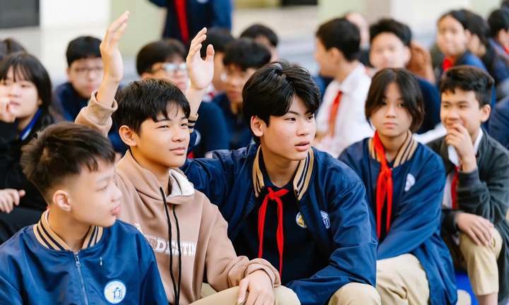 Chỉ đạo mới liên quan đến việc miễn, hỗ trợ học phí tại Hà Nội