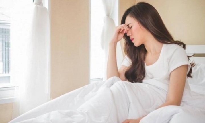 Bật dậy quá nhanh sau khi ngủ dậy dễ gây đột quỵ não?