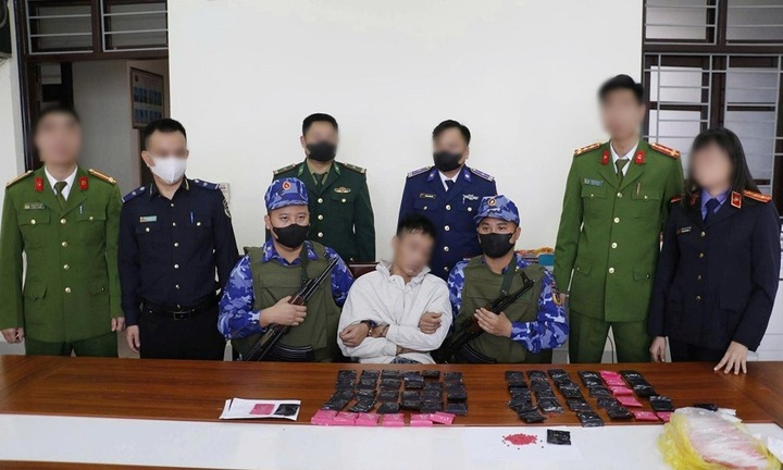 Bắt Nguyễn Tiến Dũng, thu giữ 15.000 viên ma túy tổng hợp, 01 khẩu súng