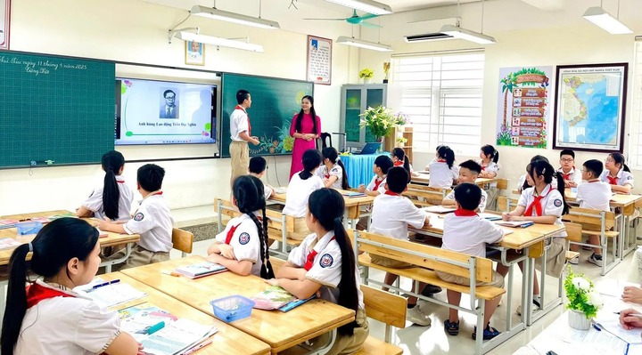 Sở GD&ĐT TP.HCM hướng dẫn về việc chi trả tiền lương dạy 2 buổi/ngày cho giáo viên