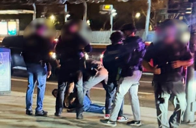 Vụ vợ chồng đạo diễn nổi tiếng đột ngột qua đời tại nhà riêng: Bắt giữ con trai nạn nhân