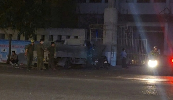 Sập giàn giáo tại Nhà thi đấu Phú Thọ, 1 người tử vong