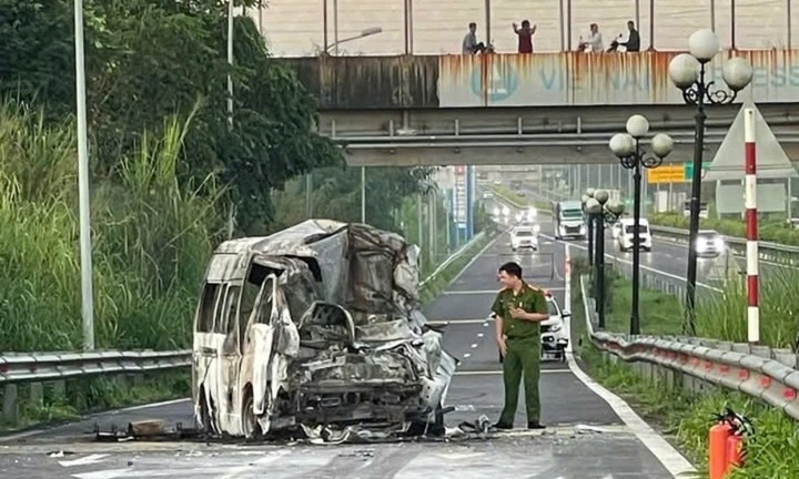 Vụ tai nạn trên cao tốc Long Thành - Dầu Giây, 3 người tử vong: Xe cứu thương bật còi, đèn ưu tiên sai quy định