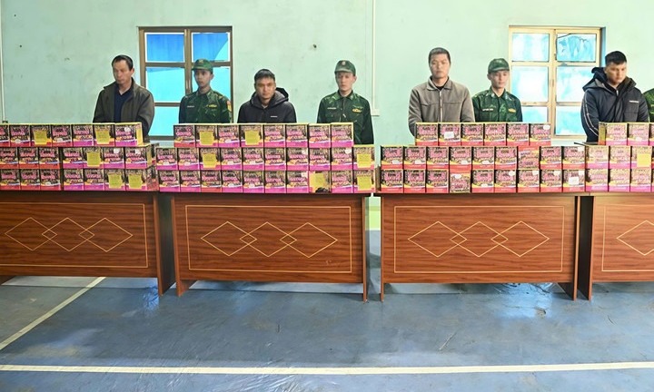 Bắt Hà Văn Tuấn- đối tượng vận chuyển pháo nổ qua biên giới