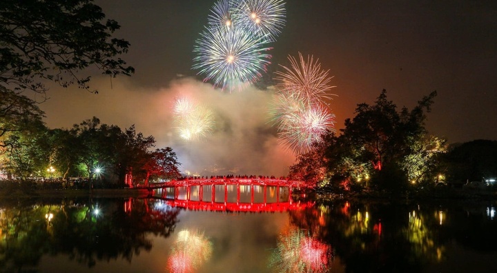 Tin thời sự ngày (21/12): Hà Nội chuẩn bị 38 trận địa pháo hoa chào năm mới 2026