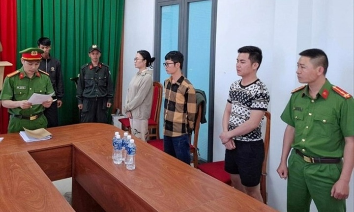 Bắt quả tang nhóm nam nữ đang phê ma túy trong phòng trọ ở Lâm Đồng