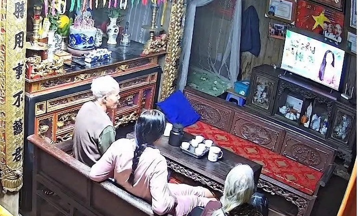 Hoãn mổ cho cụ ông 90 tuổi dự đám cưới cháu, một tháng sau bác sĩ nhận bức ảnh đặc biệt