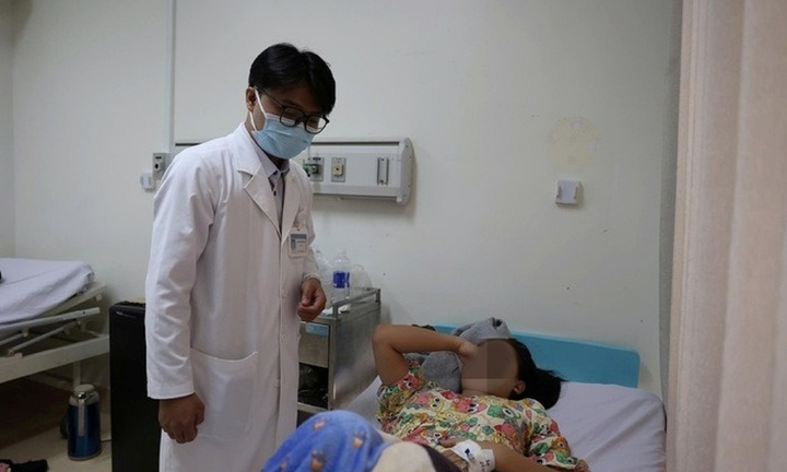 Hàng chục người ở TP. HCM phải nhập viện, nghi do bánh mì