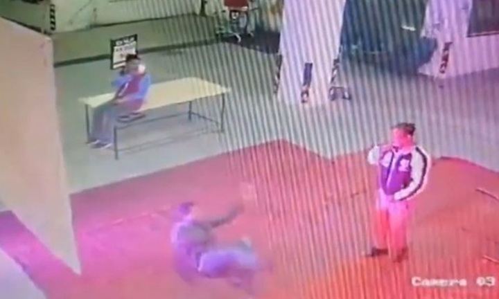Clip: Đang nhảy múa cùng đồng nghiệp, nam thanh niên ngã gục xuống đất, thiệt mạng