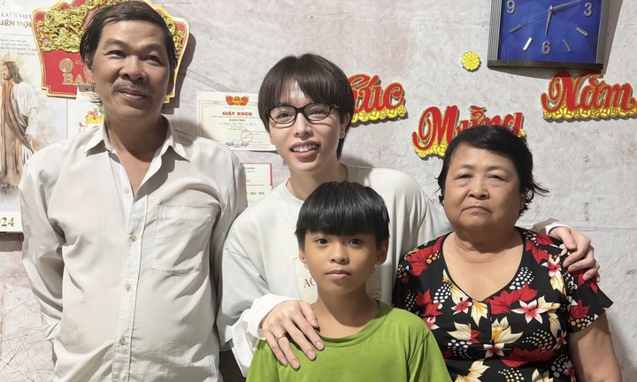 Vụ tài xế công nghệ bị huỷ chuyến vì chạy xe Wava cũ: Đức Phúc đến tận nhà, hé lộ sự thật 