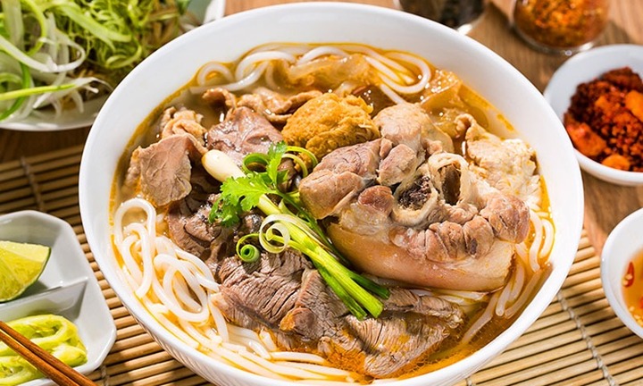 Có phải ăn sáng với xôi, bún phở, gây tích mỡ, rối loạn nội tiết?