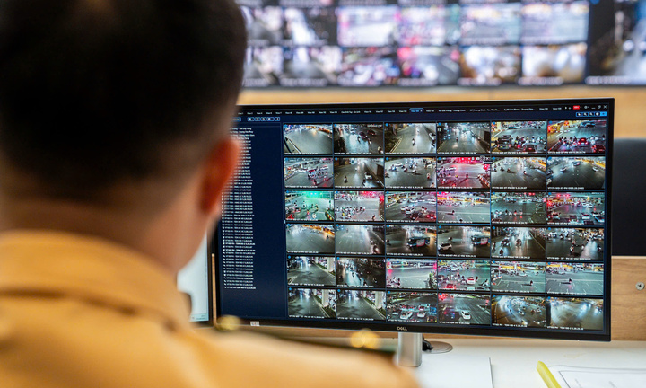 CSGT “soi” camera AI, hàng loạt xe tải bị xử phạt trong giờ cao điểm