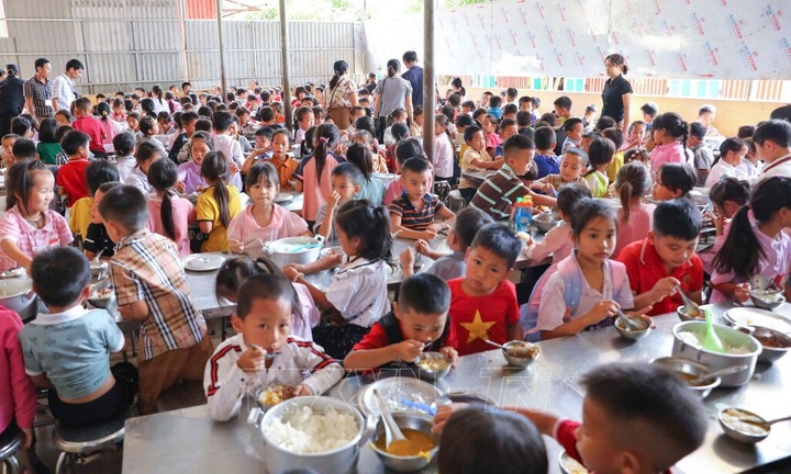 Học sinh tiểu học và THCS các xã biên giới được hỗ trợ 450.000 đồng, 8kg gạo mỗi tháng
