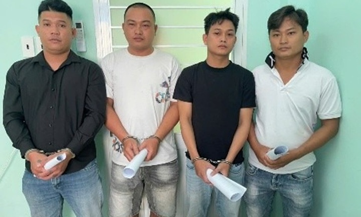 Khởi tố nhóm đối tượng giả làm cò lúa lừa chiếm đoạt hơn 3,3 tỷ đồng