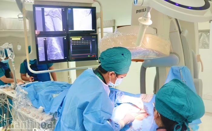 Người đàn ông đột ngột ngã quỵ khi đang phát biểu tại đám cưới cháu ở Khánh Hòa