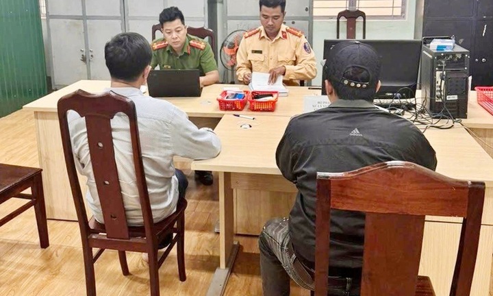Vụ tạt đầu, chặn xe vì bị